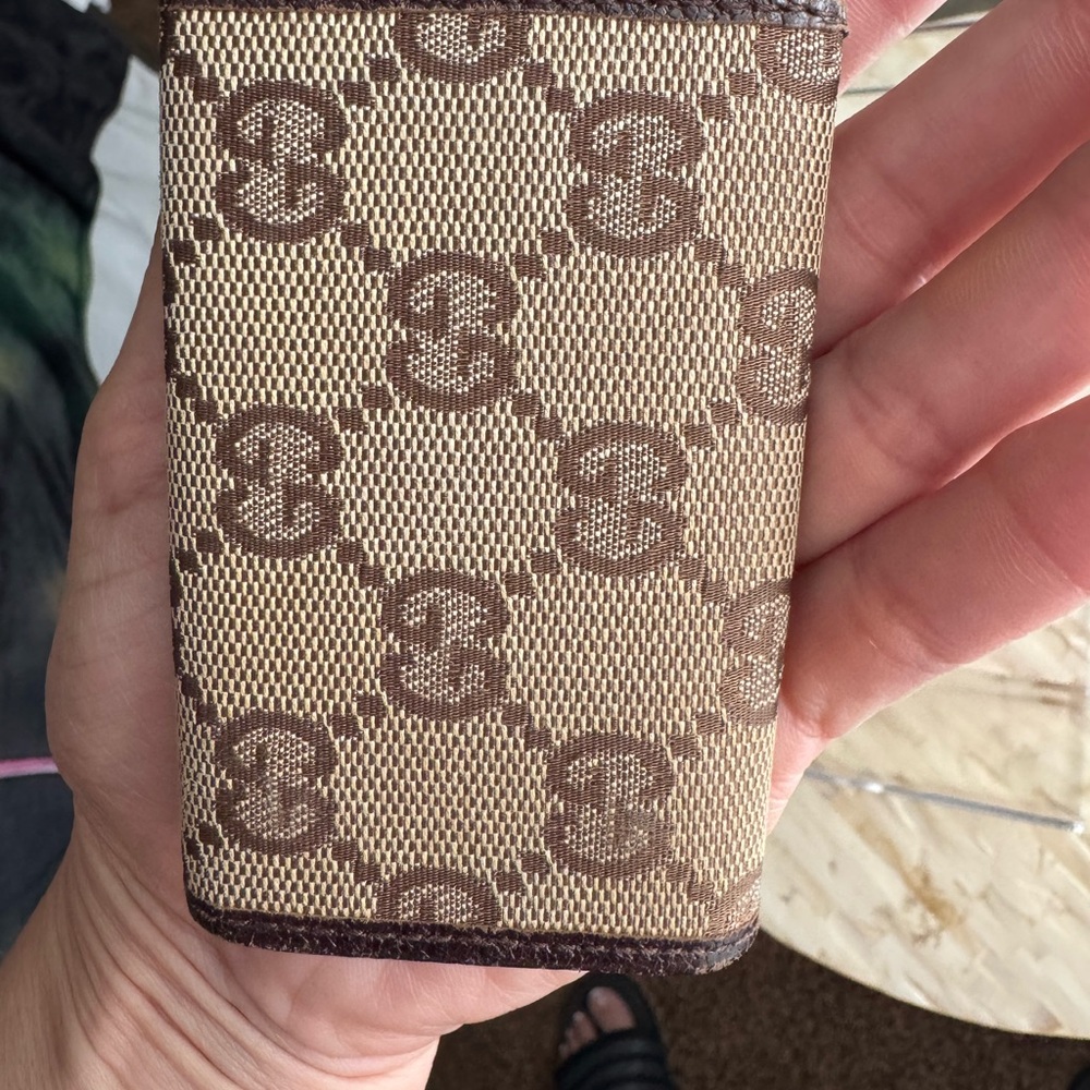 Gucci Classic Monogram Key Case Authentic - Picture 4 of 8